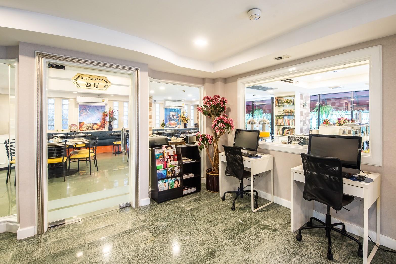 Roseate Ratchada Aparthotel Банкок Екстериор снимка
