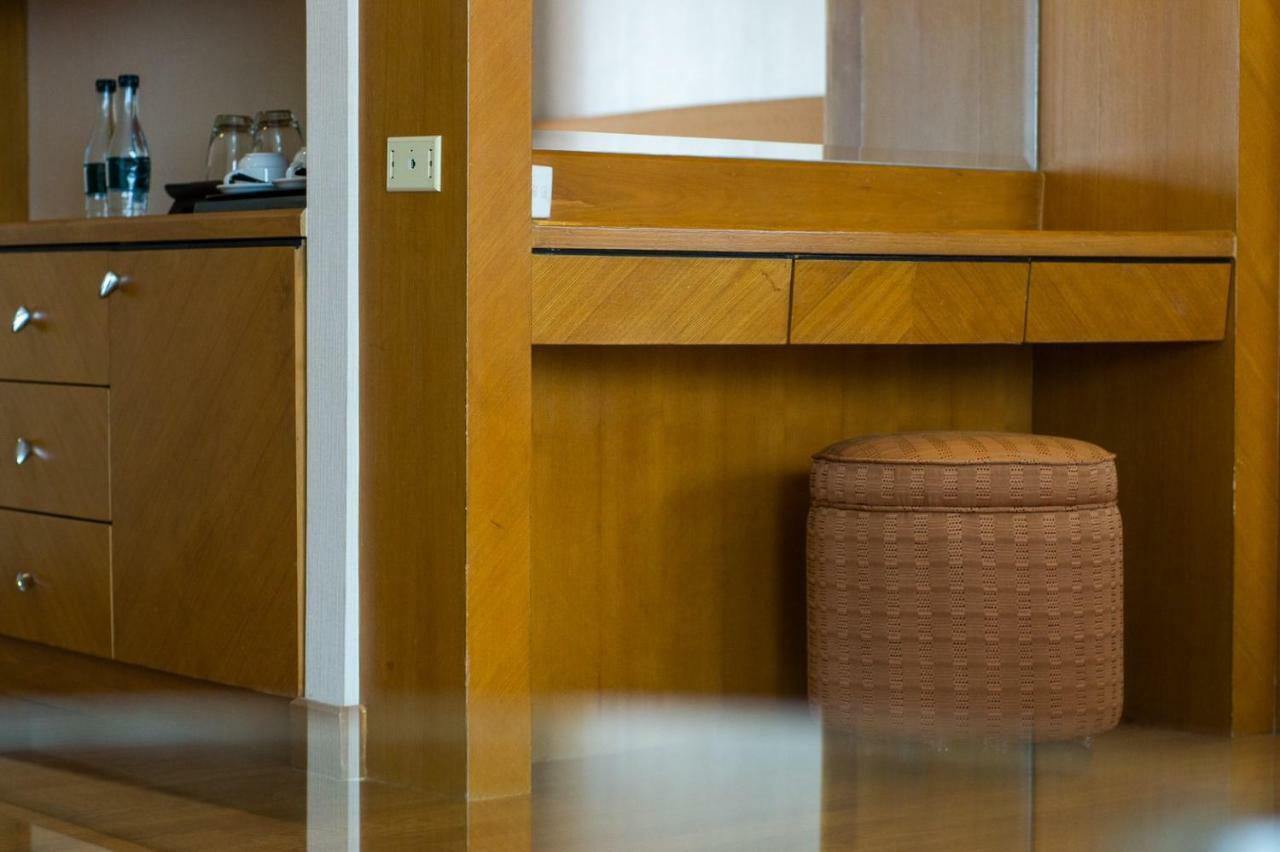 Roseate Ratchada Aparthotel Банкок Екстериор снимка