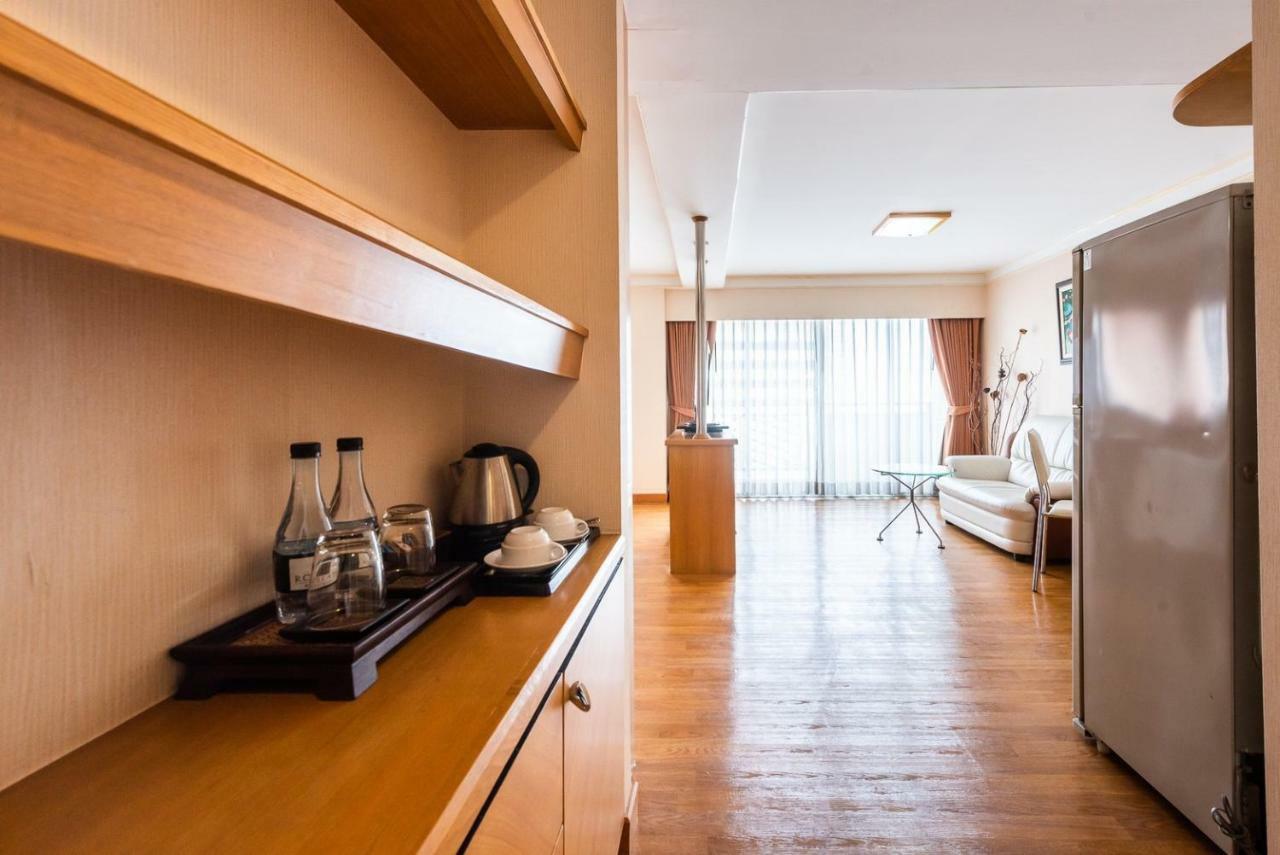 Roseate Ratchada Aparthotel Банкок Екстериор снимка
