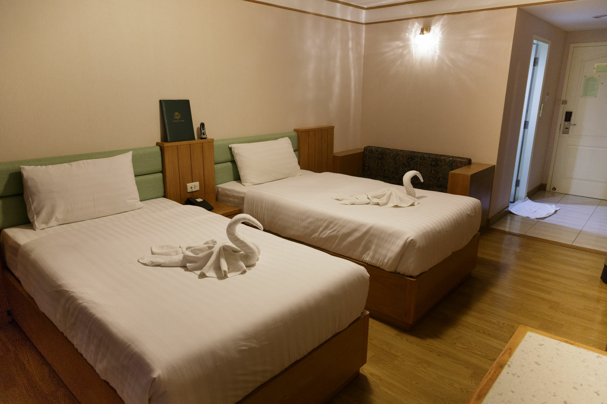 Roseate Ratchada Aparthotel Банкок Екстериор снимка