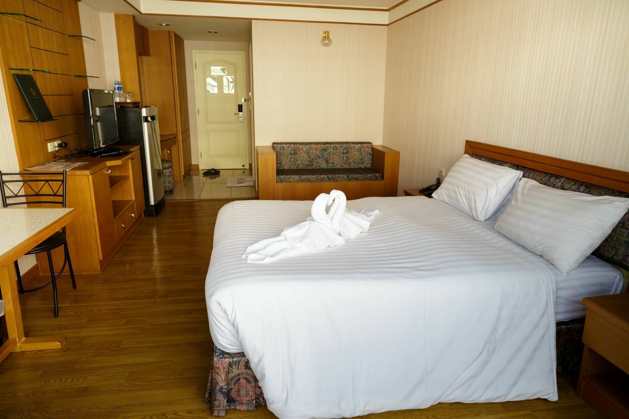Roseate Ratchada Aparthotel Банкок Екстериор снимка