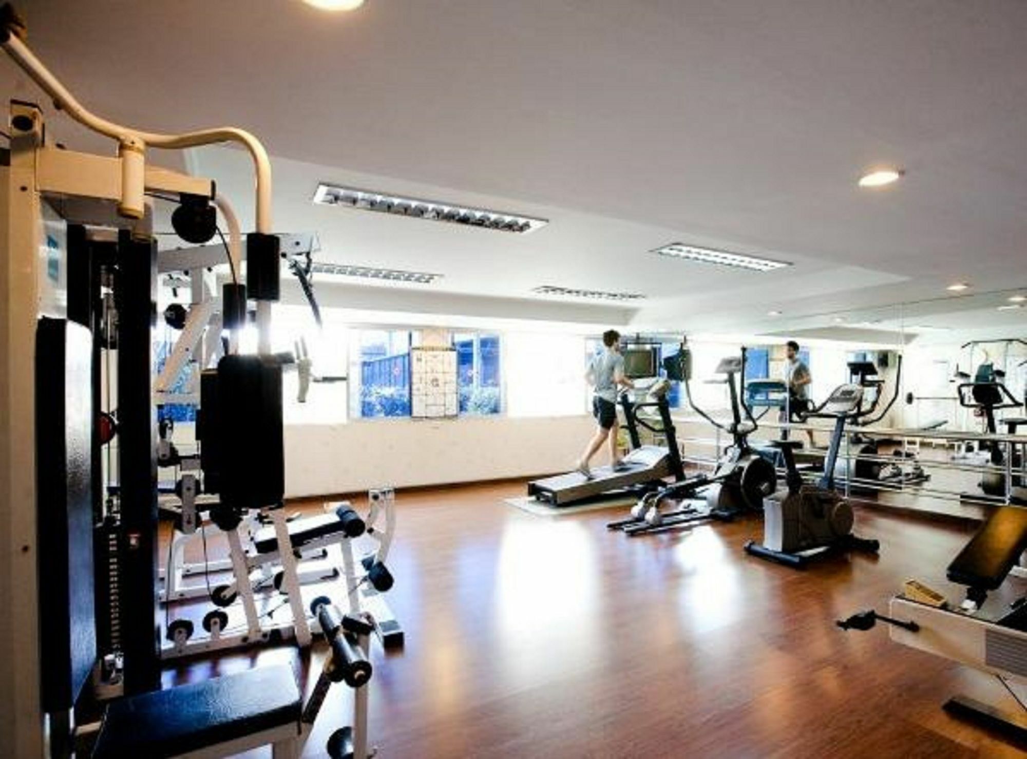 Roseate Ratchada Aparthotel Банкок Екстериор снимка